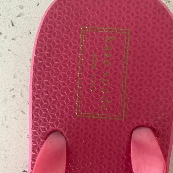 New Kate Spade pink flip flops with a bow - Picture 9 of 9
